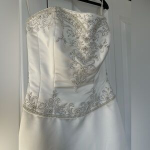 Elegant White Embroidered Wedding Dress